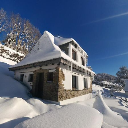 Chalet Avec Vue Panoramique Sur Le Plomb Du Cantal Villa Saint-Jacques-des-Blats Luaran gambar