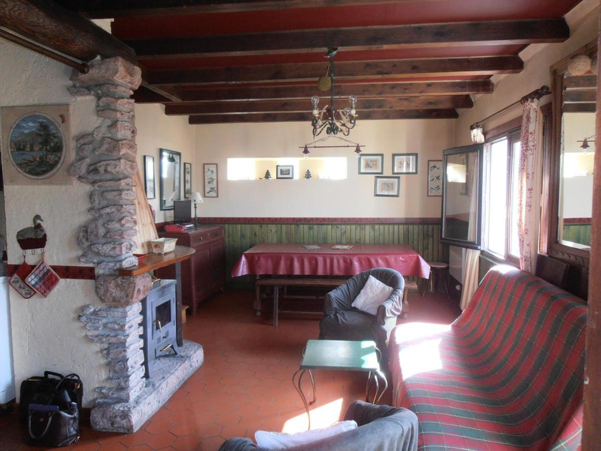 Chalet Avec Vue Panoramique Sur Le Plomb Du Cantal Villa Saint-Jacques-des-Blats Luaran gambar