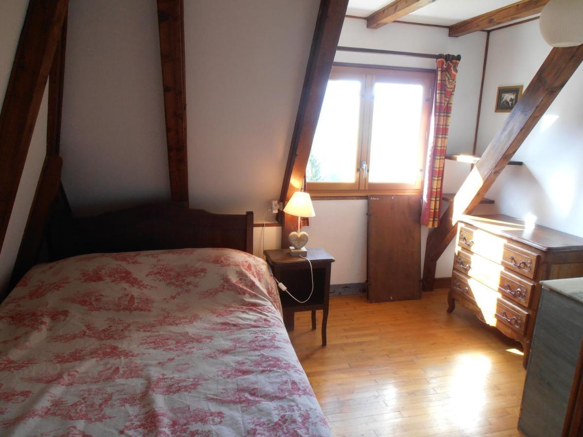 Chalet Avec Vue Panoramique Sur Le Plomb Du Cantal Villa Saint-Jacques-des-Blats Luaran gambar